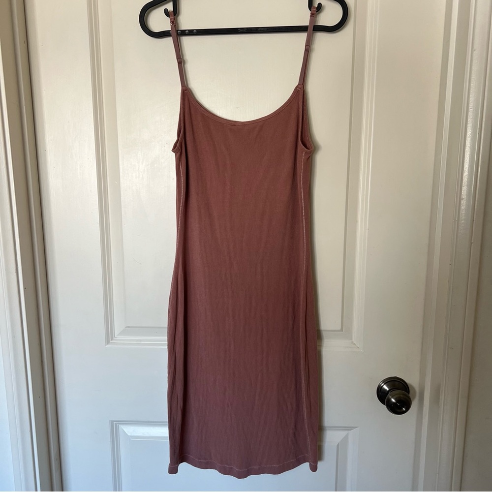 SKIMS Mauve/Rose Ribbed Dress - Picture 4 of 4